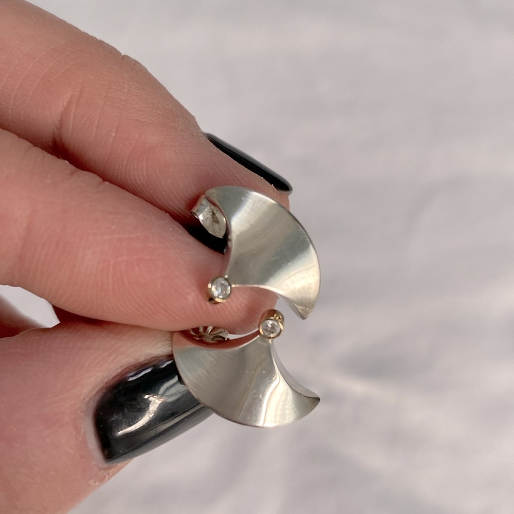 Silver & Diamond Earring - Picture 3 of 5